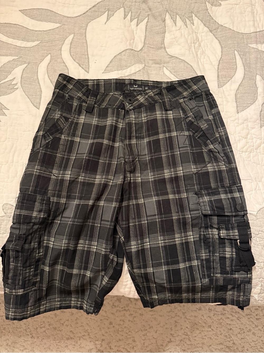 Plaid Black & Gray Men's Cargo Shorts - Classic Comfort
